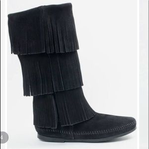 MINNETONKA FRINGE BOOTS 3 LAYER LEATHER TALL 9